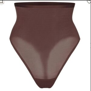 SKIMS NWT SHEER SCULPT HIGH-WAISTED THONG Size M (B10)